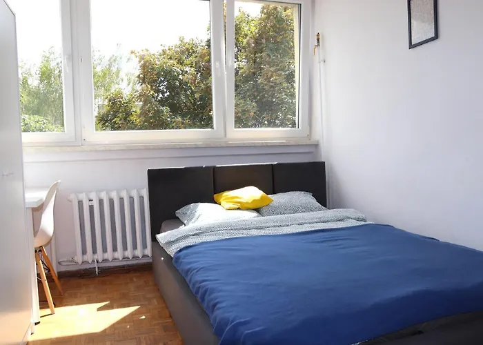 - Ul Czarnieckiego *