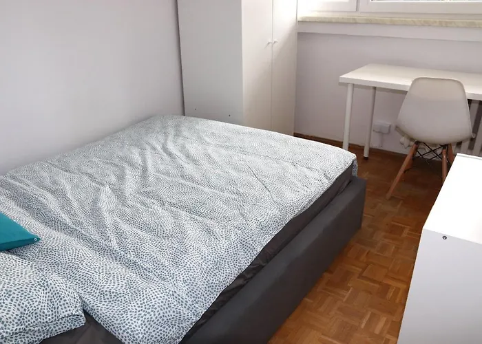 - Ul Czarnieckiego *